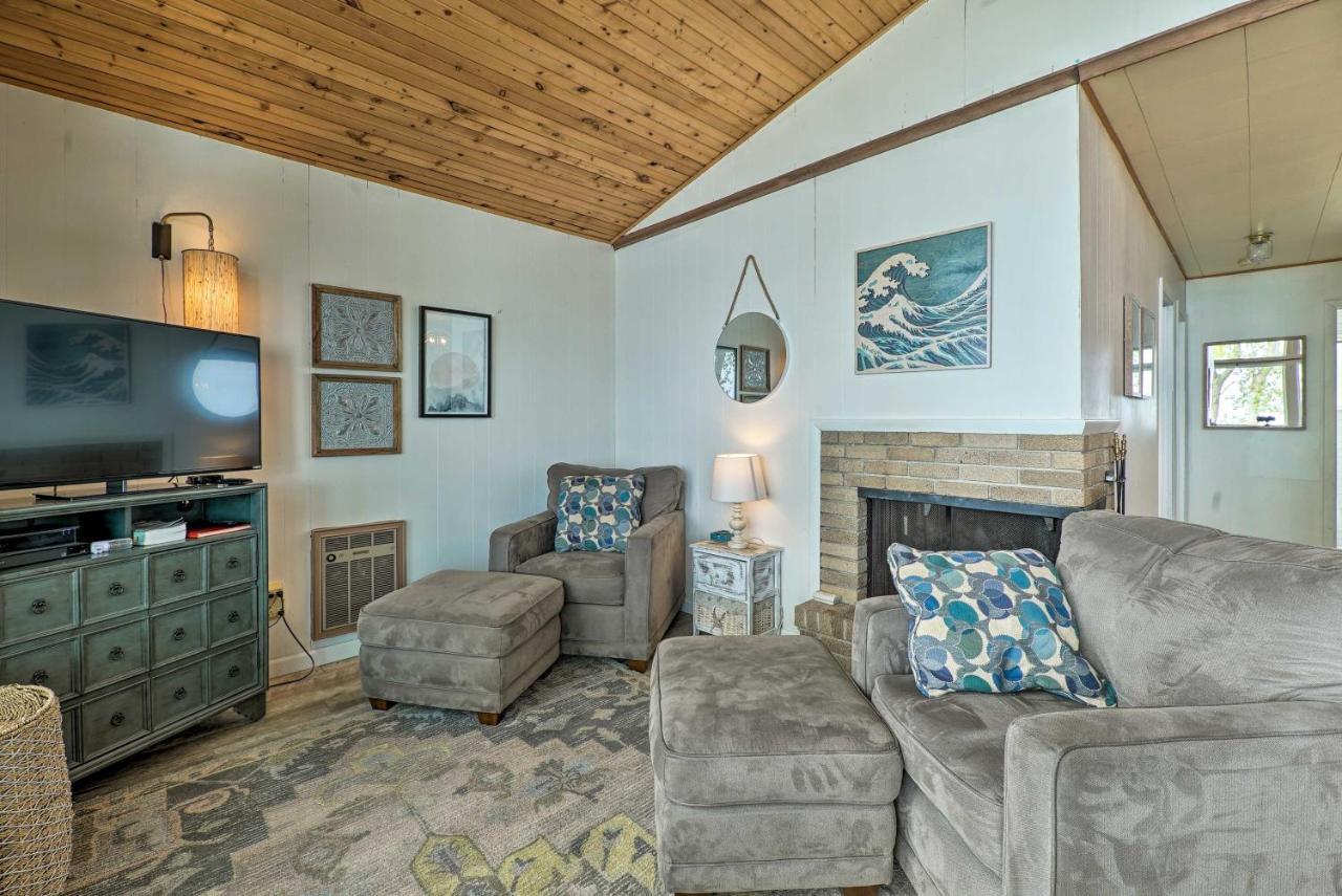 Lakefront Cottage Near Wineries And State Parks! Mears Exterior photo